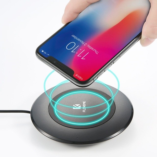 Ultra Thin Universal Wireless Charger For Smartphones - Black - Shopaholics