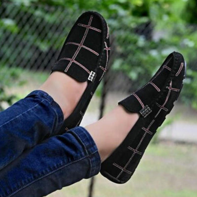 Fashionable Checked Suede Leather Loafers Shoes For Men - 7 / Black - Shopaholics